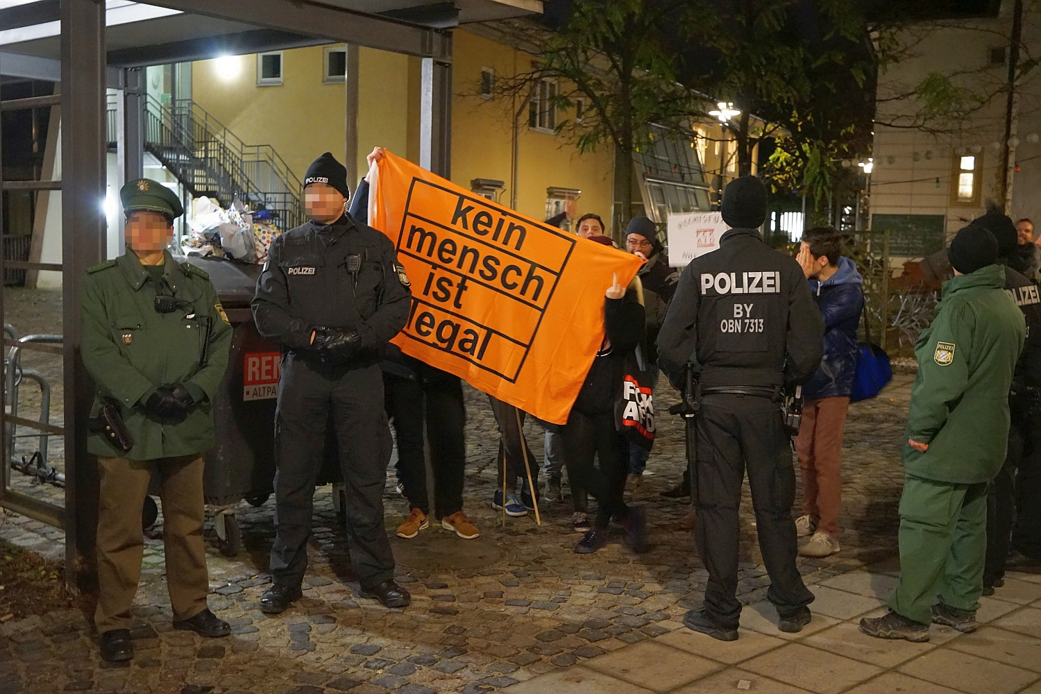 Die Reste der Gegendemonstration